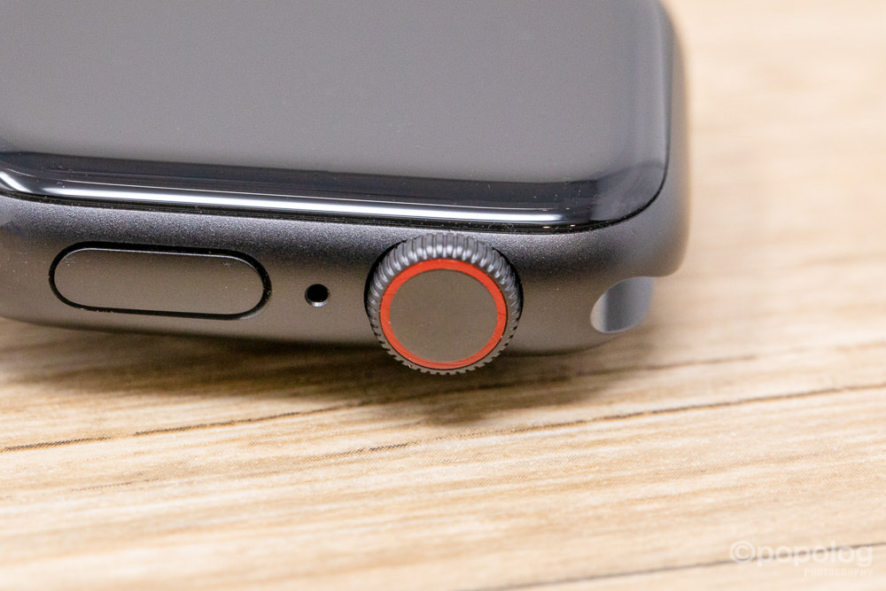 Apple Watchのセルラーモデルの赤リング